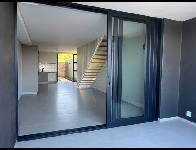 2 BEDROOM TOWNHOUSE TO LET IN SHEFFIELD BEACH